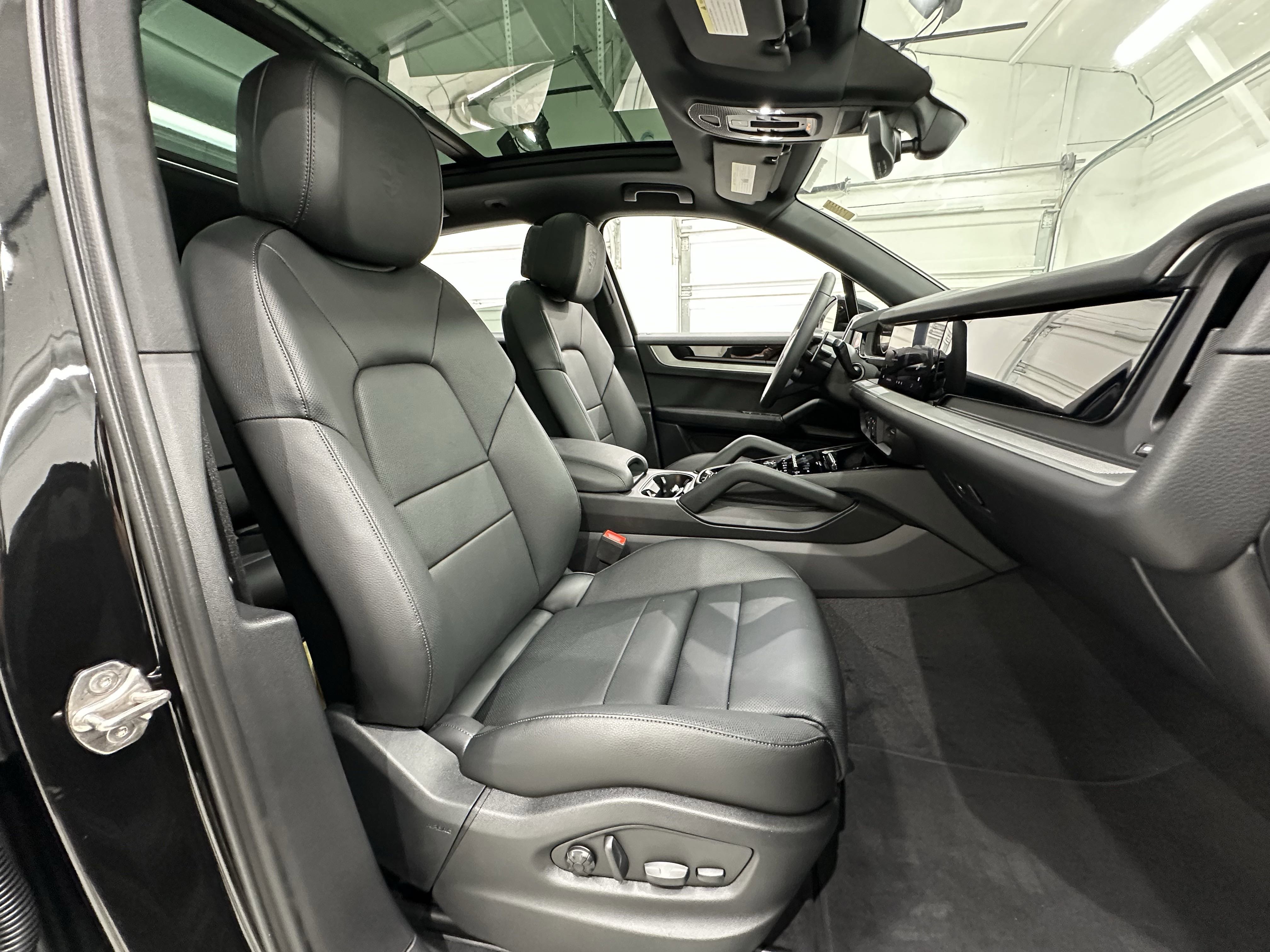 Certified 2025 Porsche Cayenne image 23