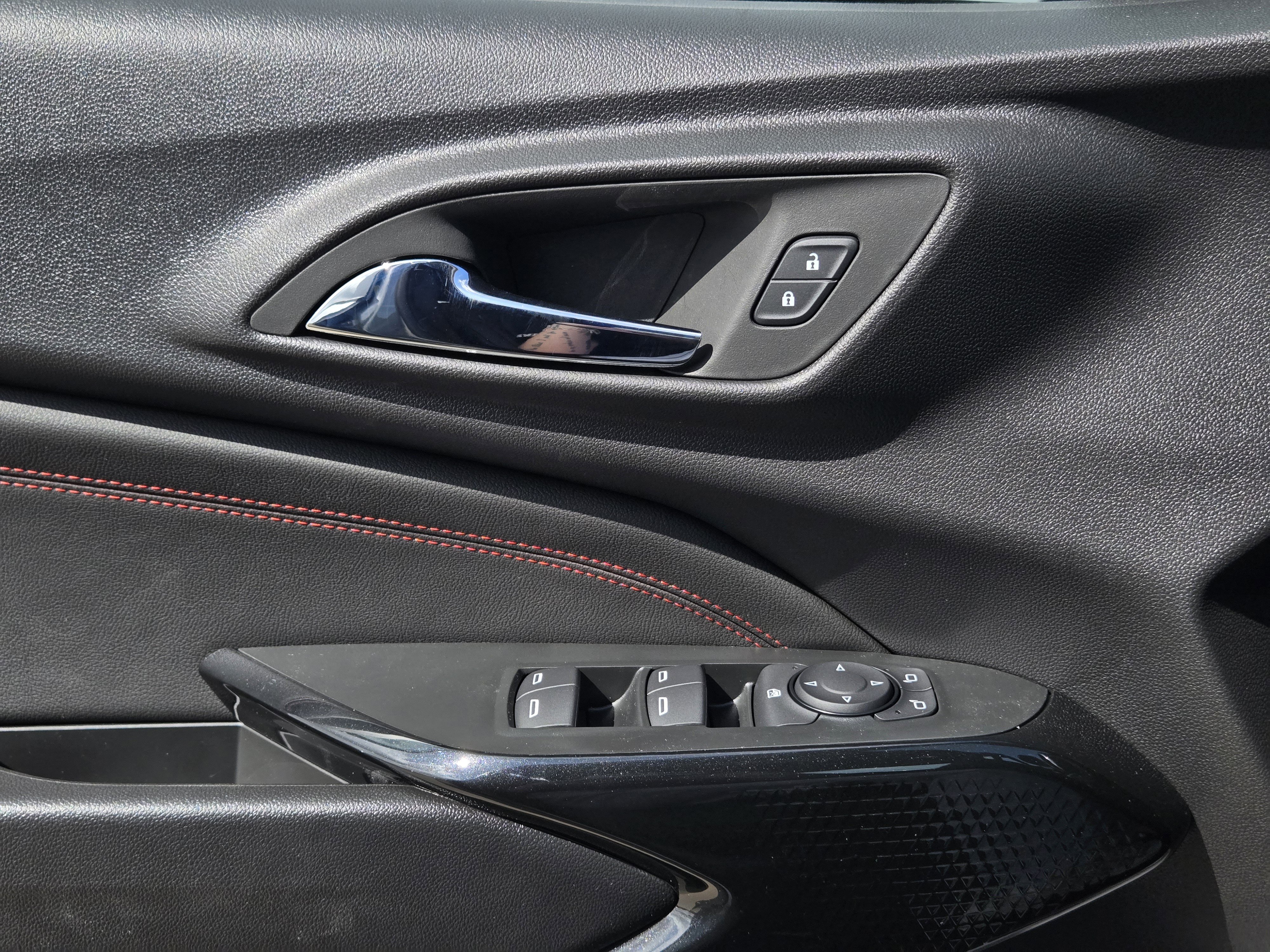 New 2026 Chevrolet Trax RS w/ Sunroof Package image 16