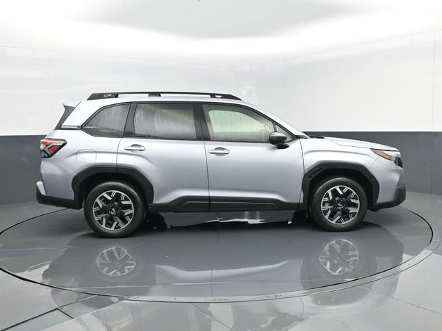 Used 2025 Subaru Forester Premium image 4