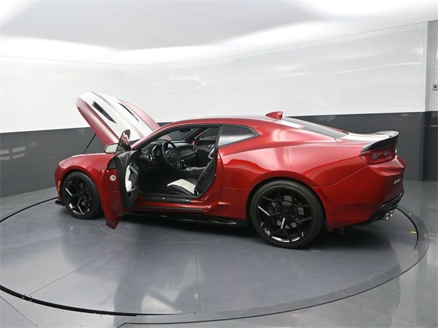 Used 2017 Chevrolet Camaro SS image 35