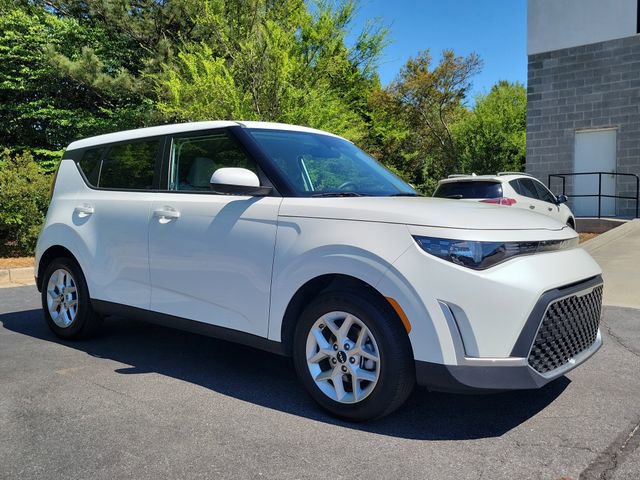 Certified 2025 Kia Soul LX w/ LX Technology Package image 3