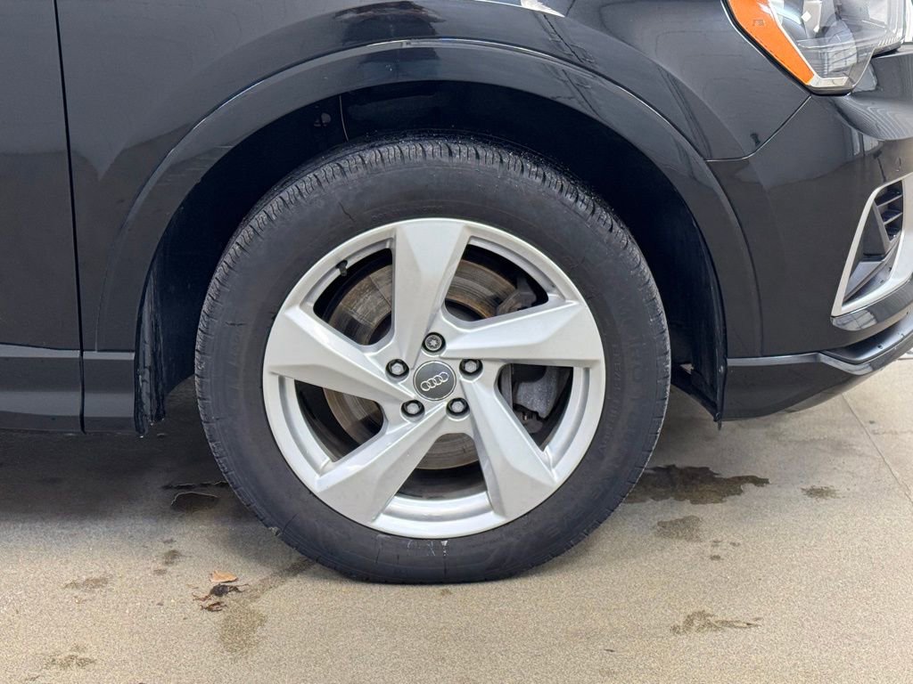 Used 2020 Audi Q3 2.0T Premium w/ Convenience Package image 4