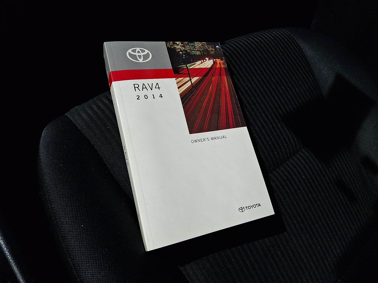 Used 2014 Toyota RAV4 LE FWD image 25