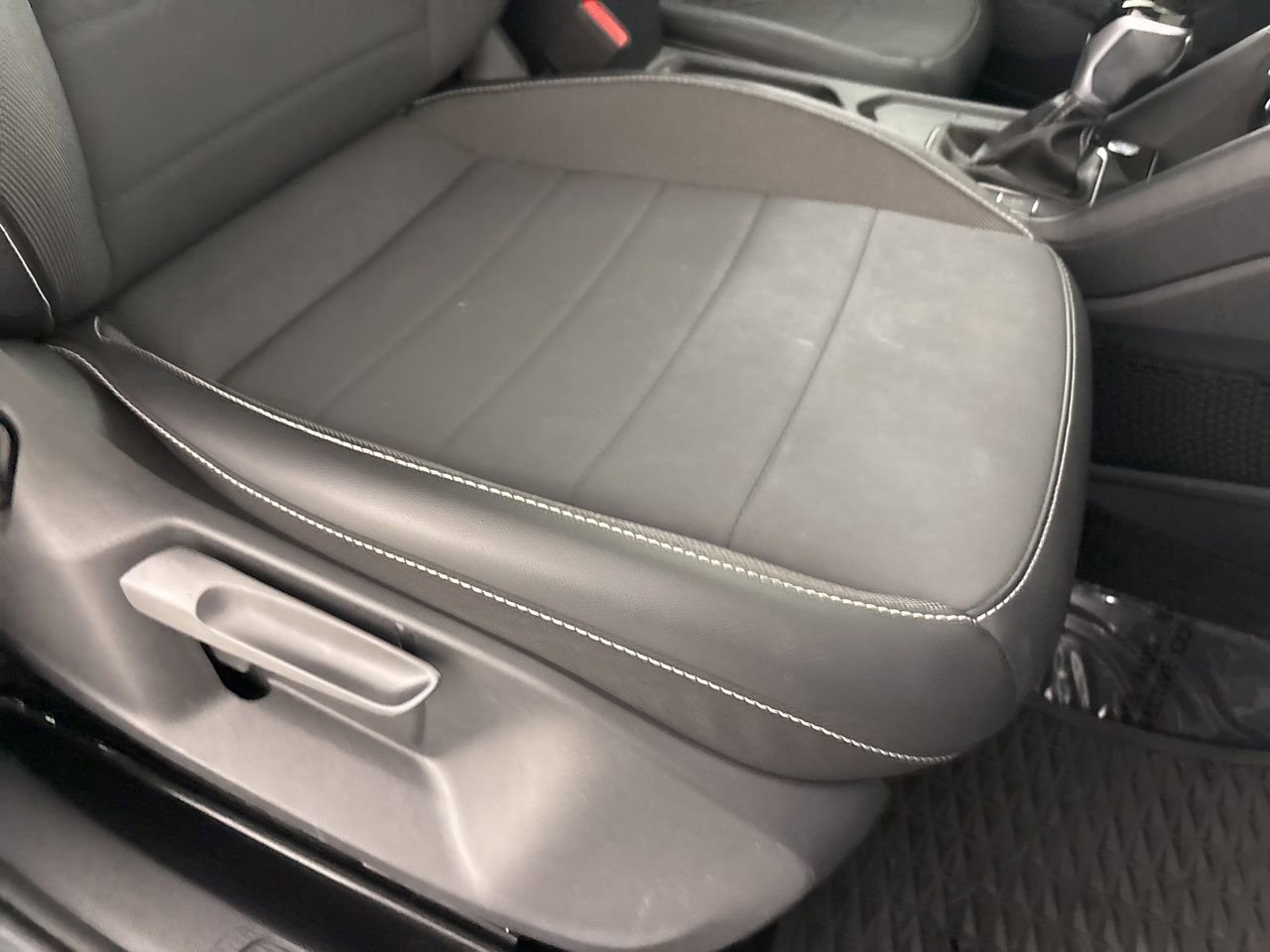 Used 2023 Volkswagen Taos SE w/ Panoramic Sunroof Package image 27