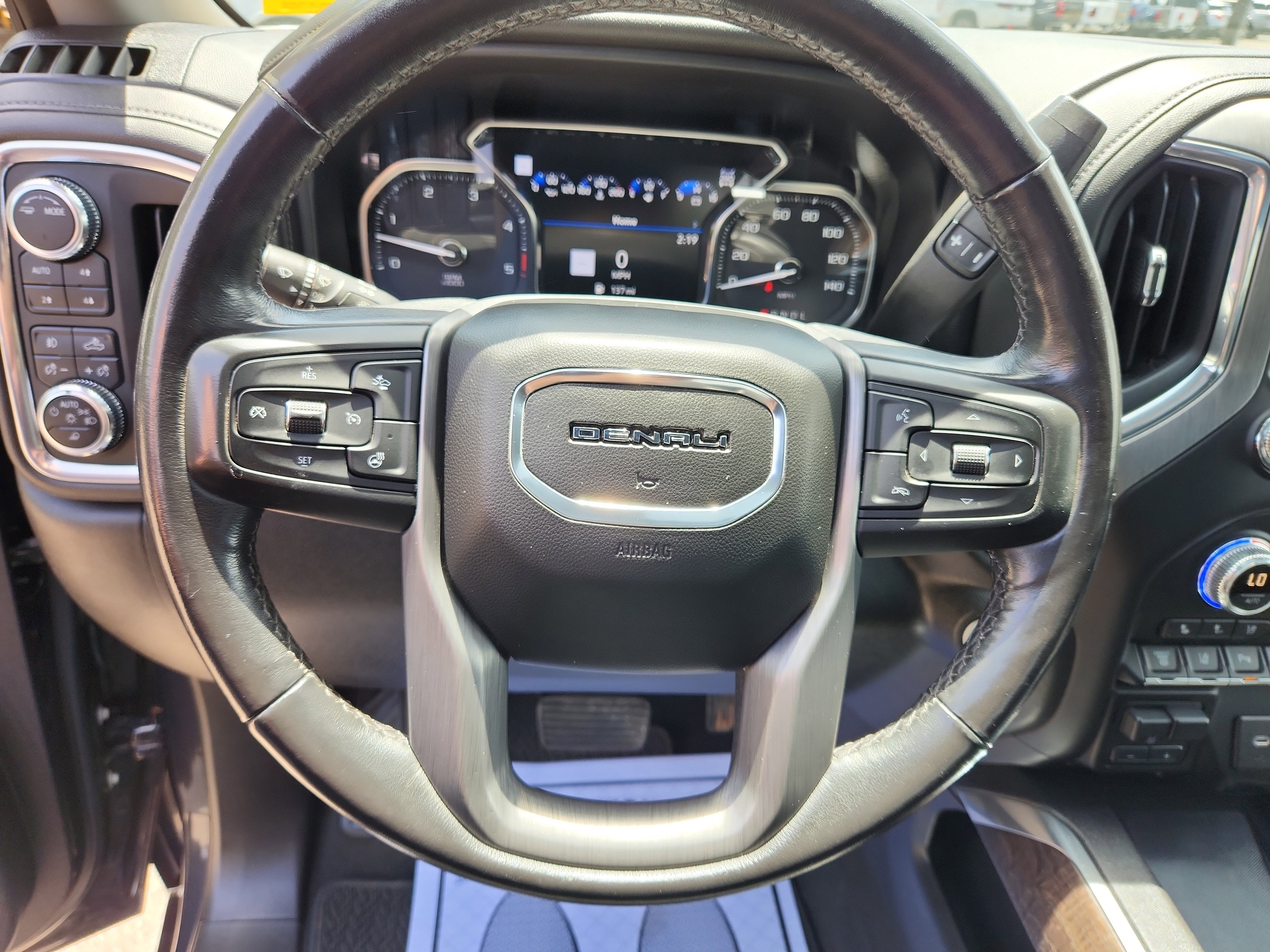 Used 2021 GMC Sierra 2500 Denali w/ Denali Ultimate Package AWD/4WD image 23