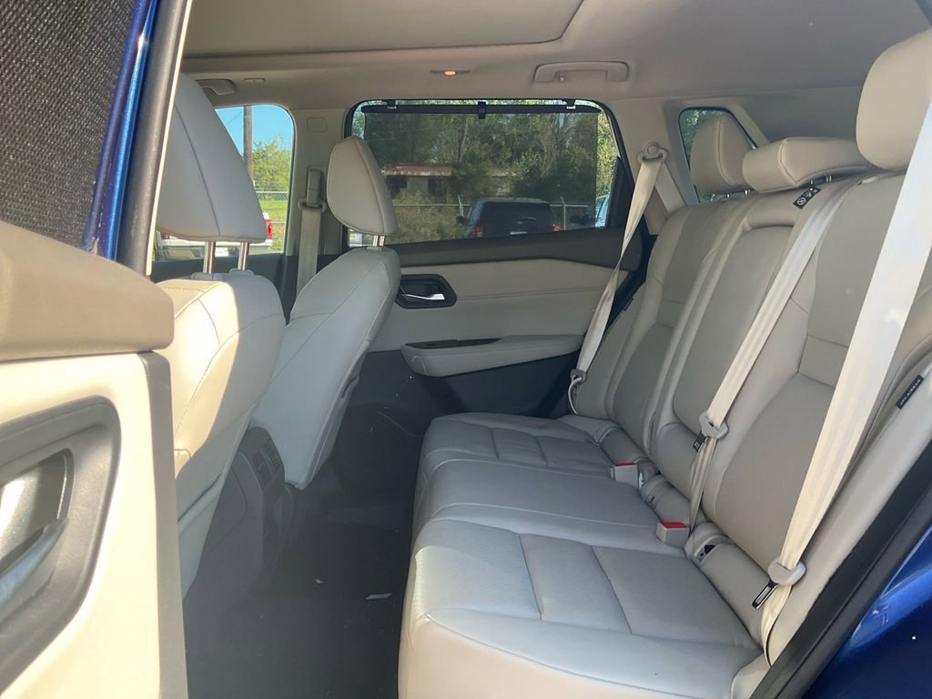 Used 2022 Nissan Rogue SV w/ SV Premium Package image 14