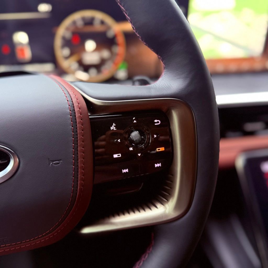 Certified 2026 INFINITI QX80 Autograph image 17