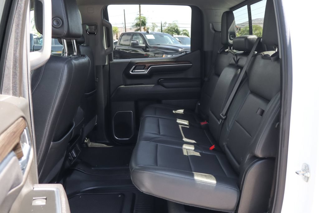 Used 2025 Chevrolet Silverado 1500 LT w/ Leather Package AWD/4WD image 40