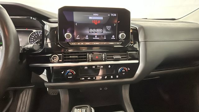 Used 2024 Nissan Pathfinder SV AWD/4WD image 24