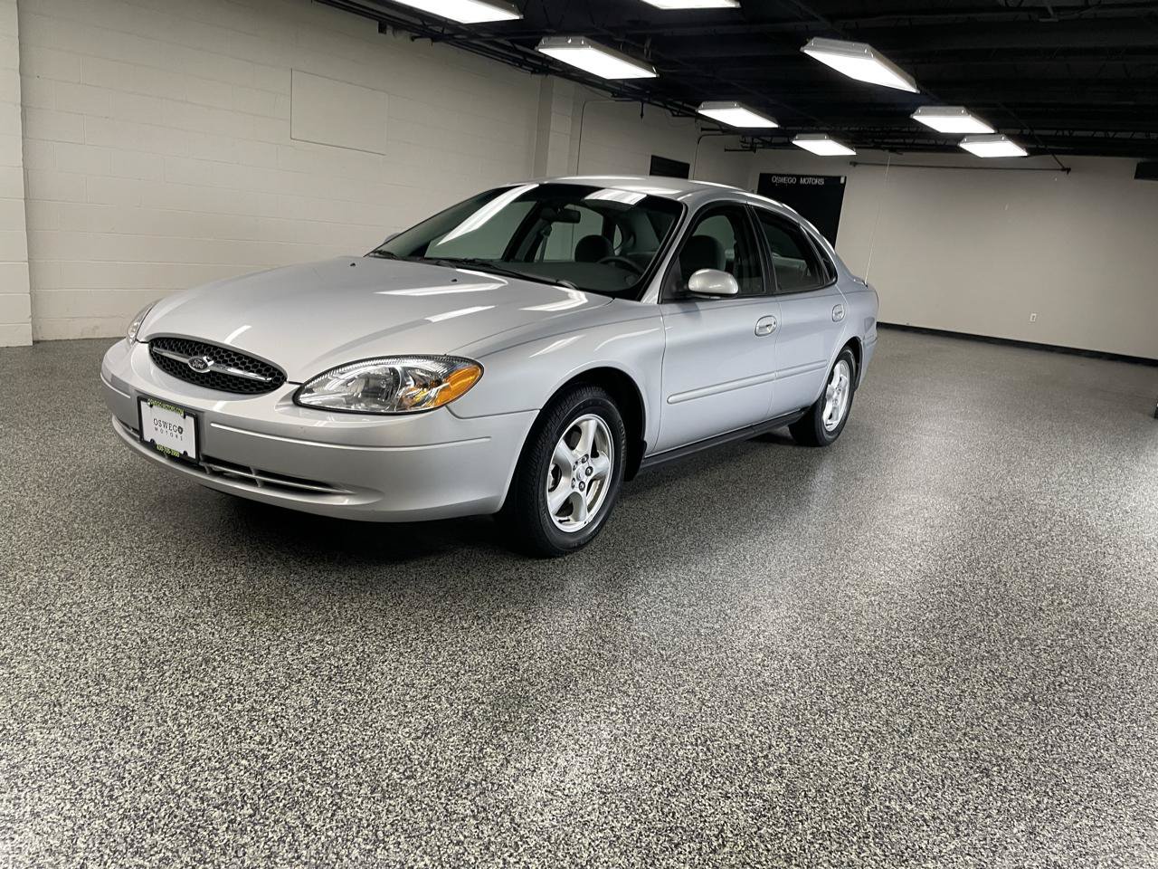 Used 2002 Ford Taurus SE FWD image 9