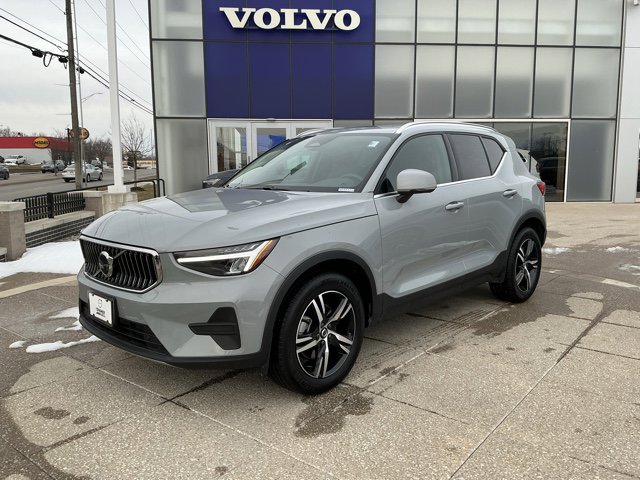 Certified 2025 Volvo XC40 B5 Core