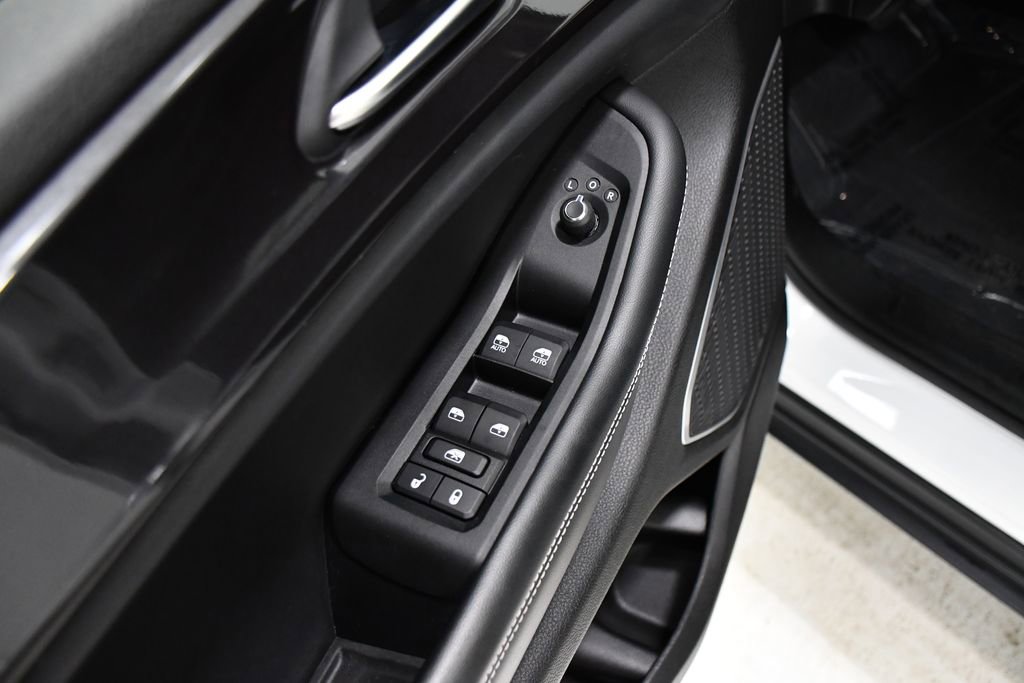 Used 2022 Jeep Grand Cherokee Laredo w/ Luxury Tech Group I image 18