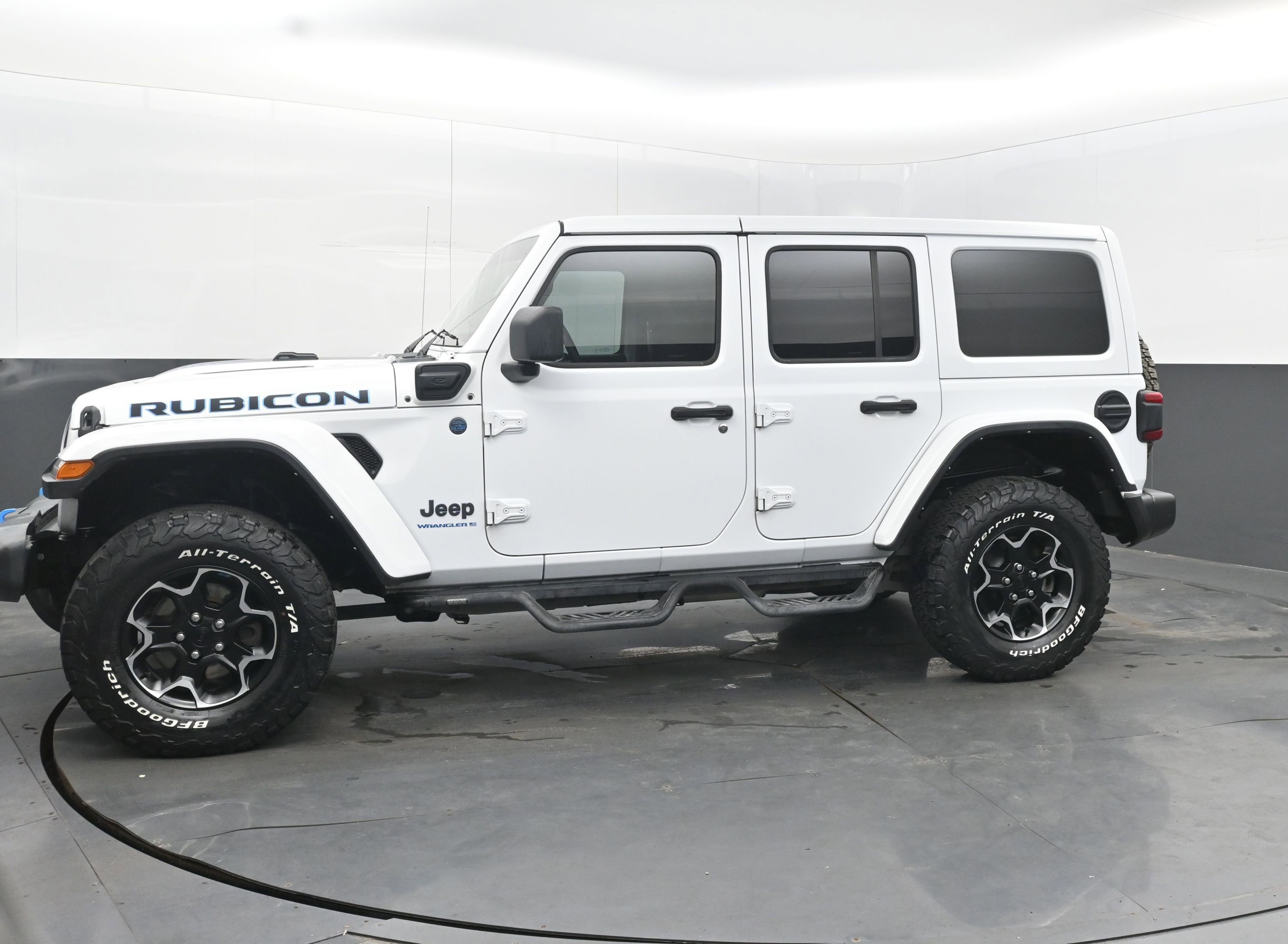 Used 2023 Jeep Wrangler Unlimited Rubicon 4xe w/ Cold Weather Group image 5