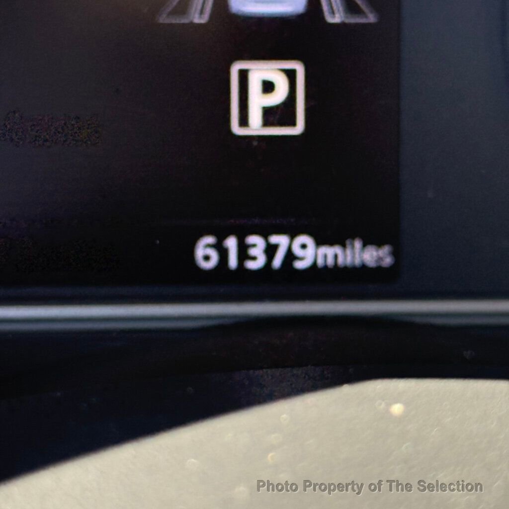 Used 2021 Nissan Versa SV FWD image 31