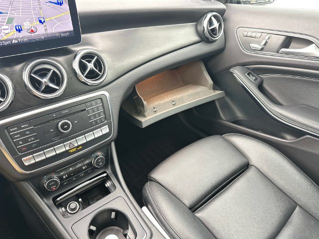 Used 2018 Mercedes-Benz GLA 250 4MATIC image 35