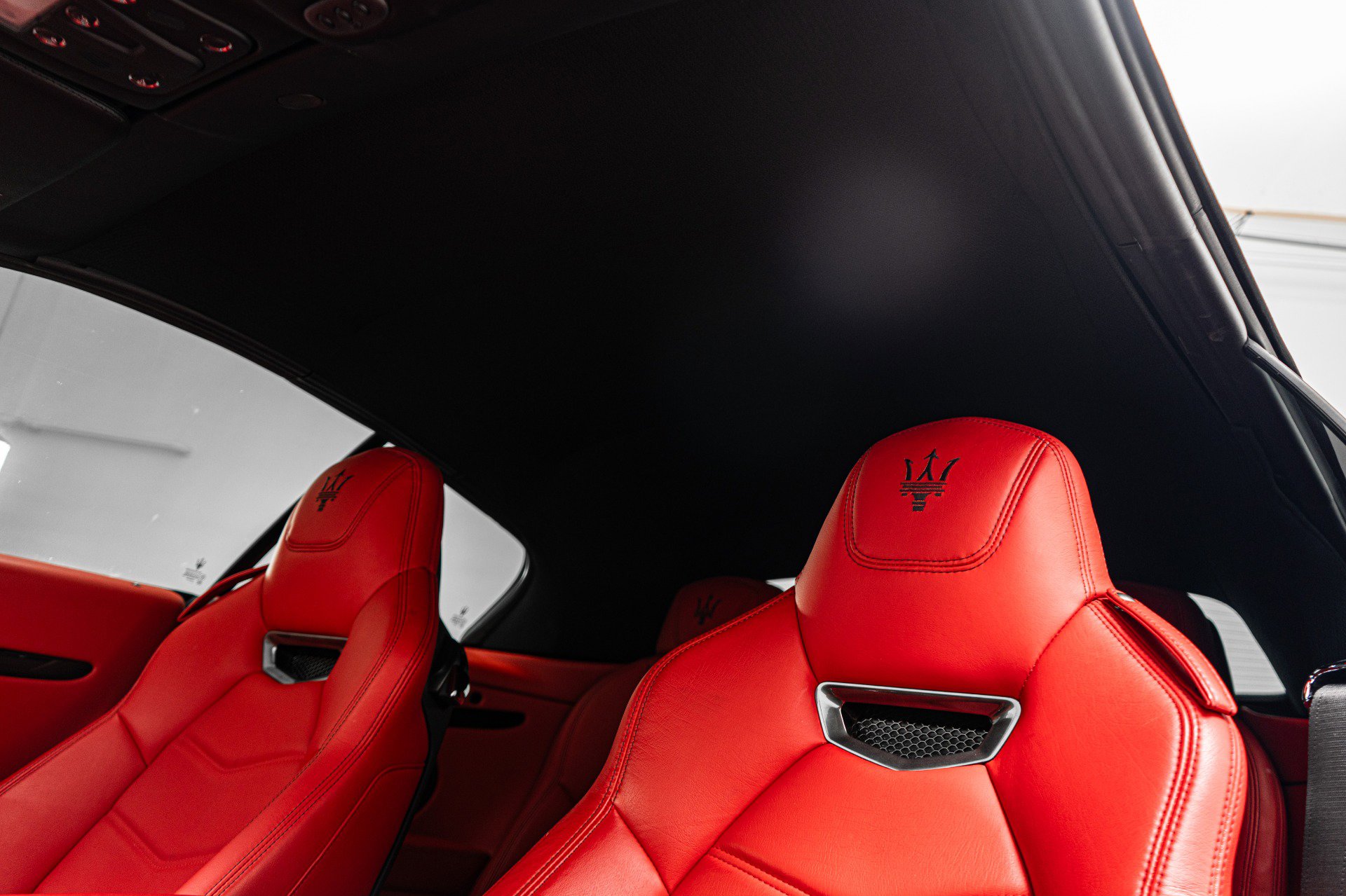 Used 2019 Maserati GranTurismo MC image 33