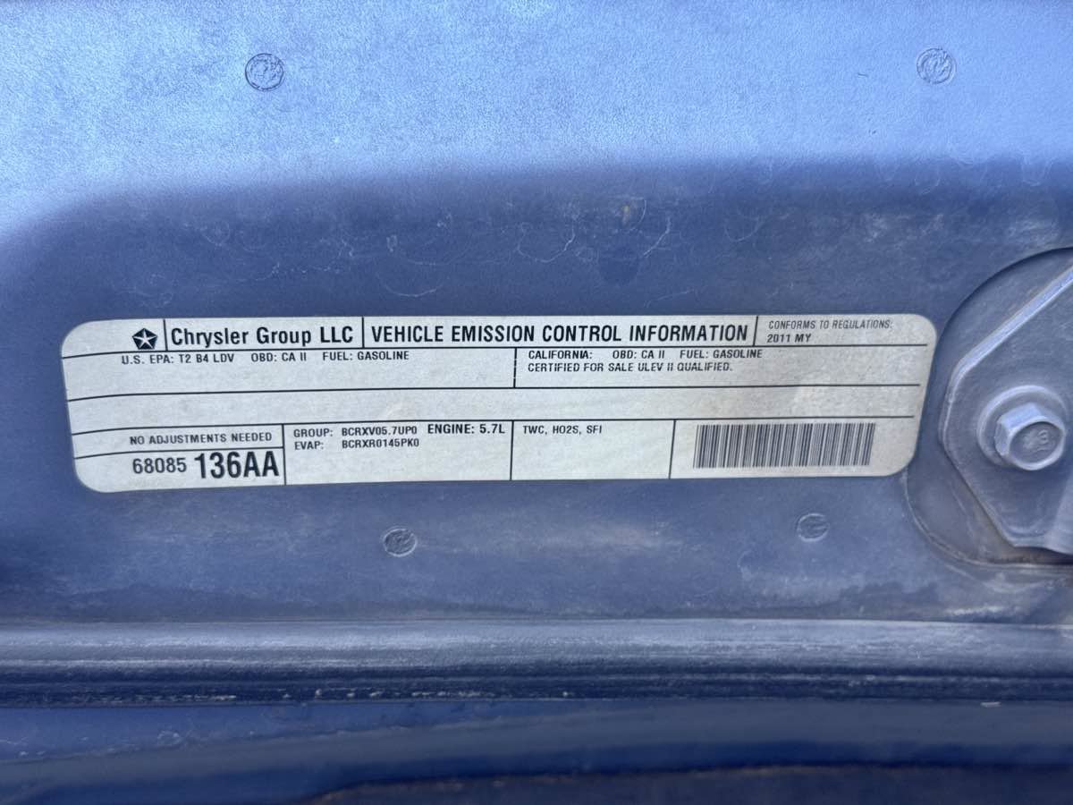 Used 2011 Chrysler 300 C RWD image 17