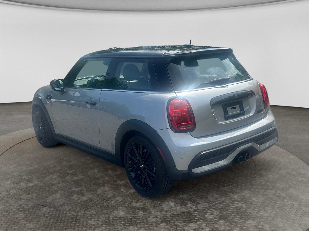 Used 2024 MINI Cooper S w/ Signature Upholstery Package FWD image 4