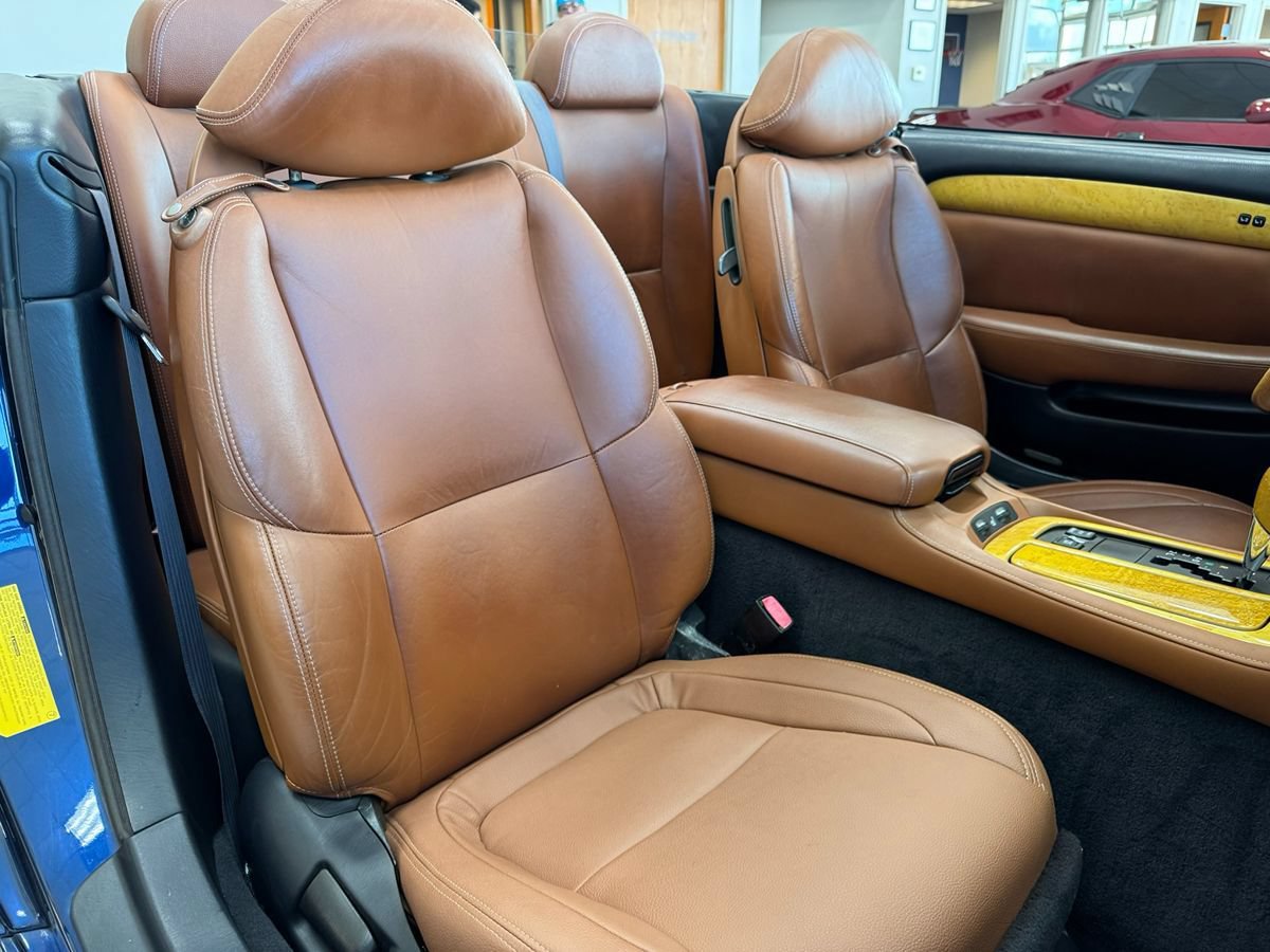 Used 2004 Lexus SC 430 Convertible RWD image 22