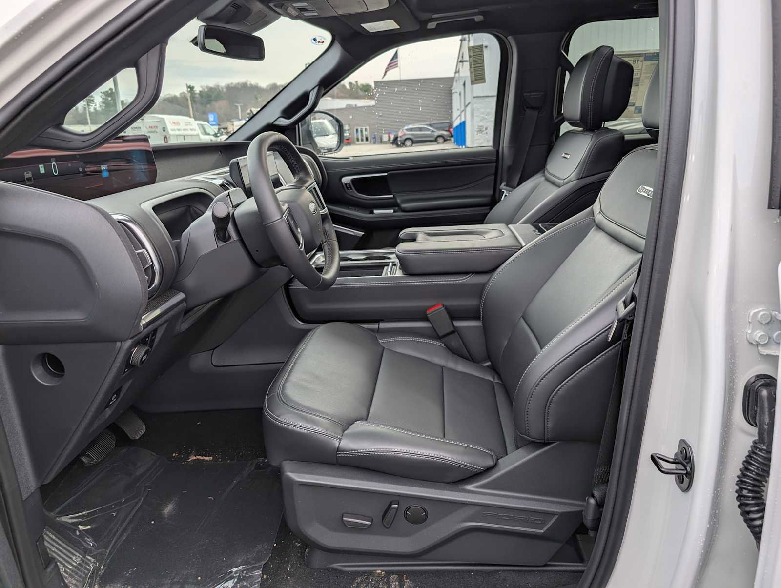 New 2026 Ford Expedition Max Platinum w/ Stealth Performance Package AWD/4WD image 4