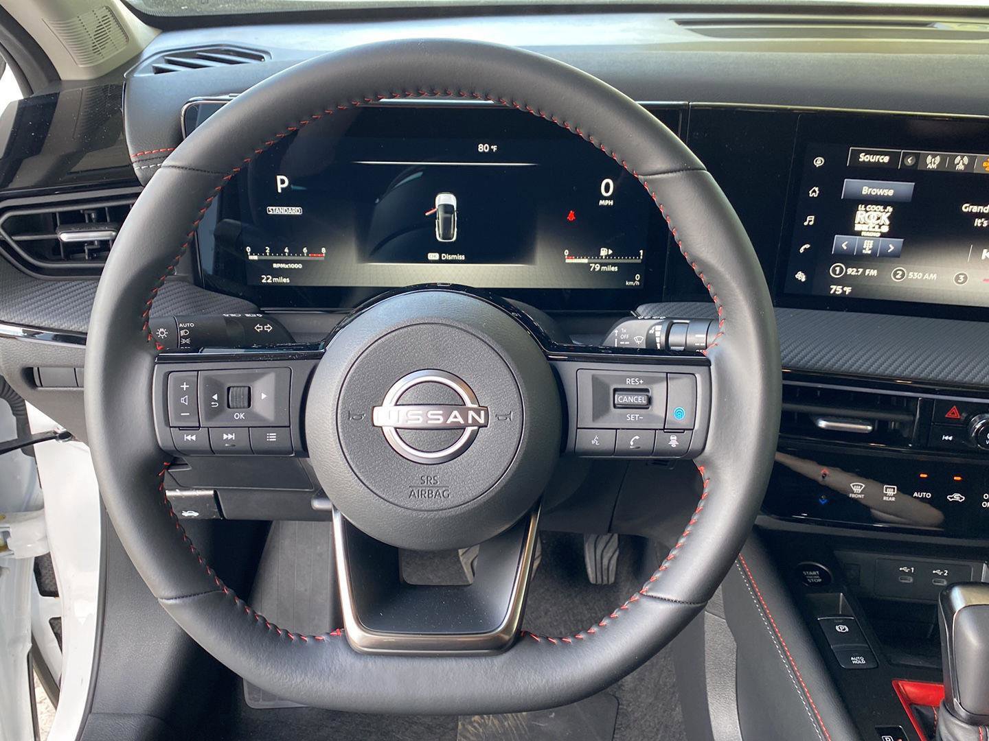 Used 2025 Nissan Kicks SR FWD image 33