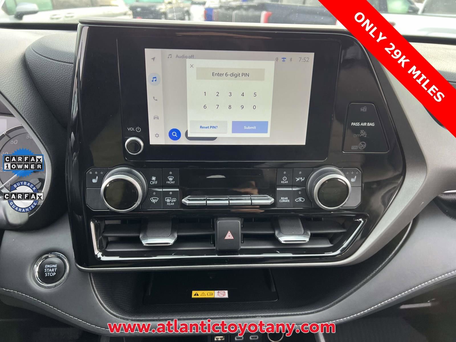 Used 2023 Toyota Highlander XLE image 9