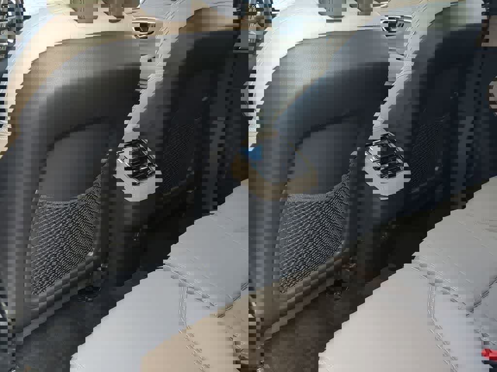 Used 2026 Volvo XC90 B6 Plus w/ Protection Package image 17