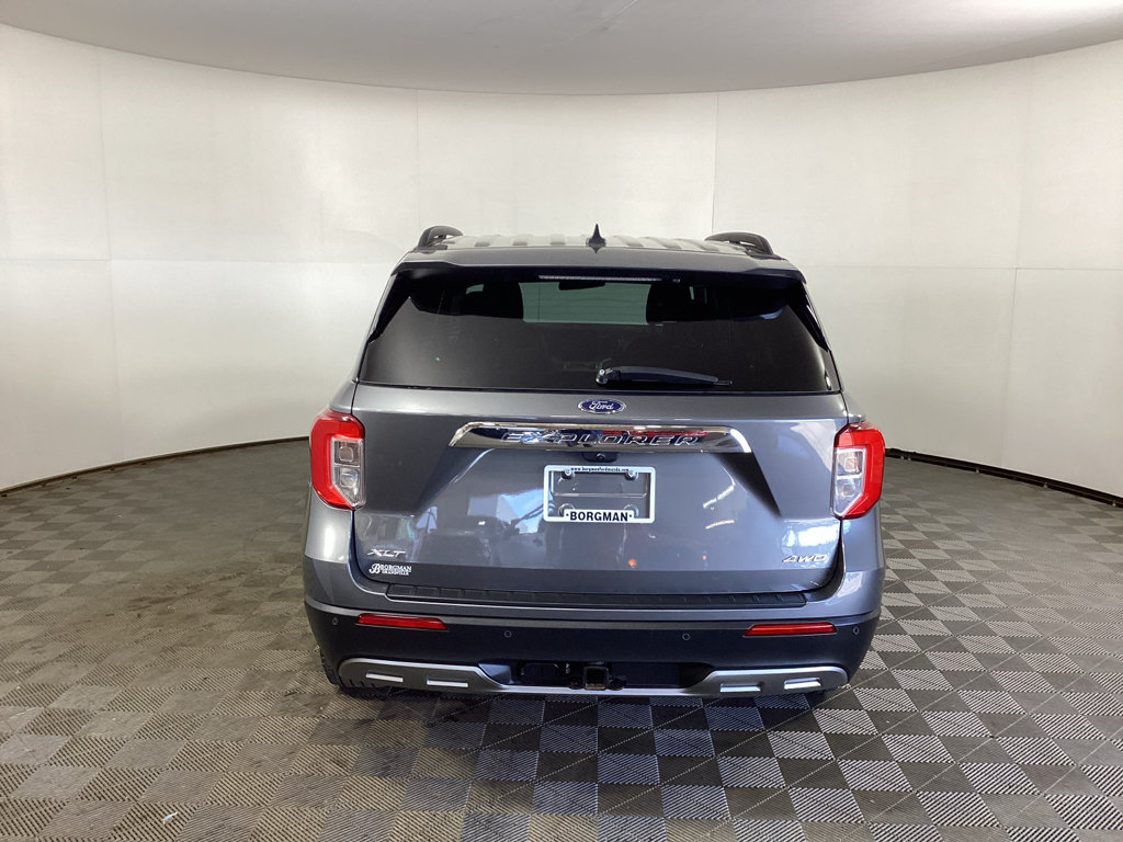 Used 2023 Ford Explorer XLT w/ Equipment Group 202A AWD/4WD image 3