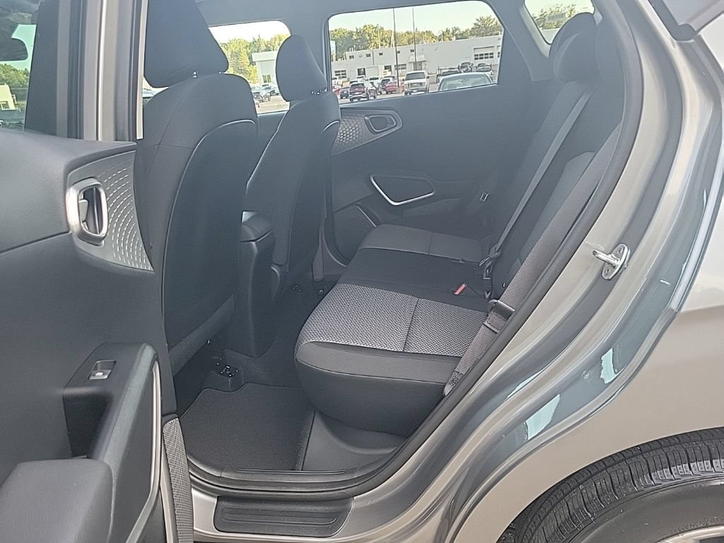 Used 2025 Kia Soul LX w/ LX Technology Package FWD image 35