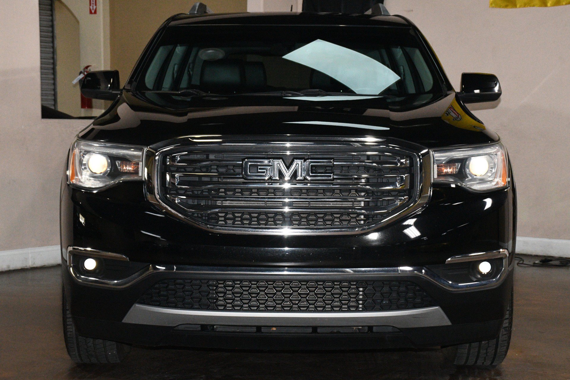 Used 2019 GMC Acadia SLT FWD image 1