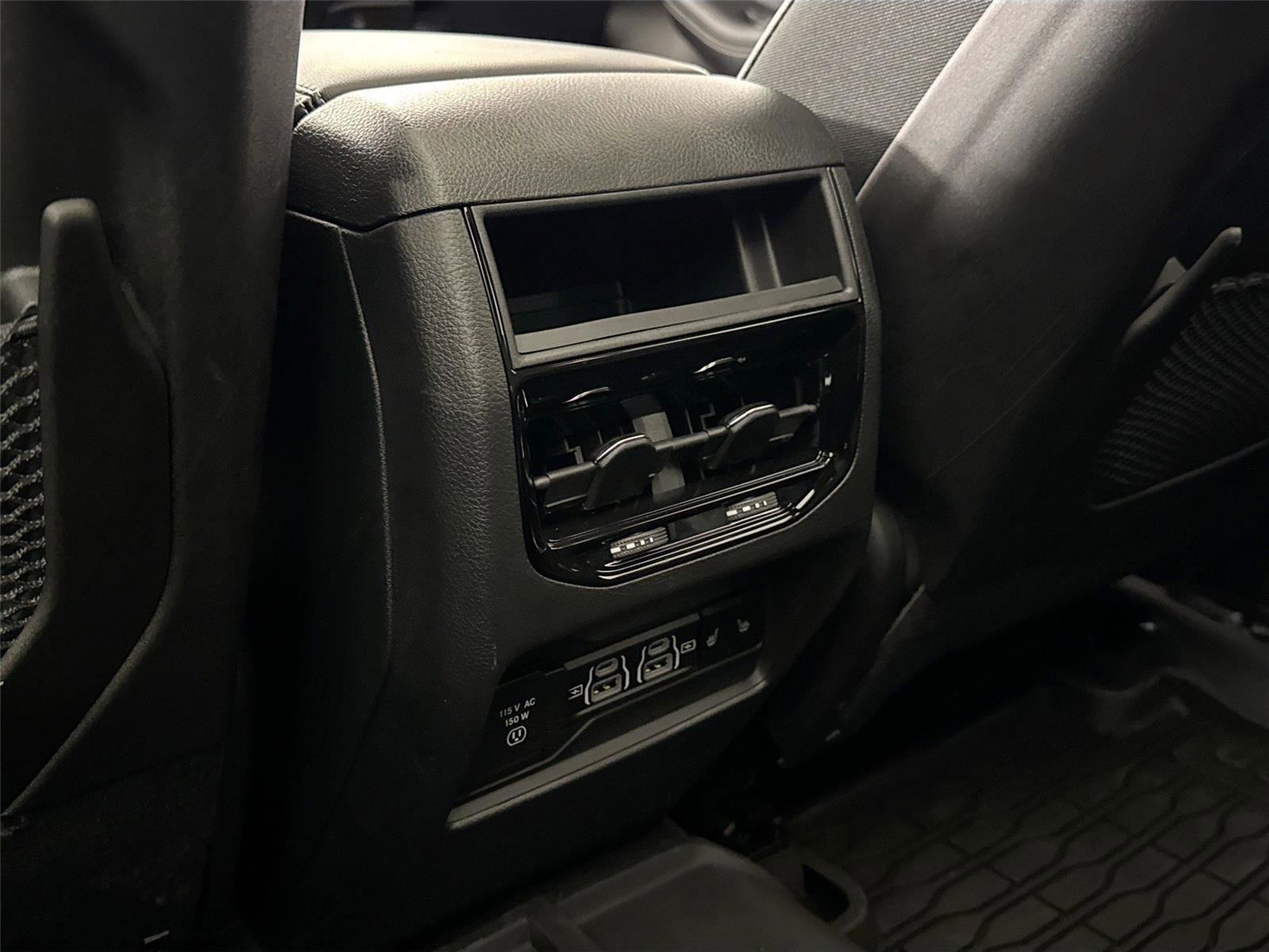 Used 2025 Jeep Grand Cherokee Limited w/ Black Appearance Package RWD image 35