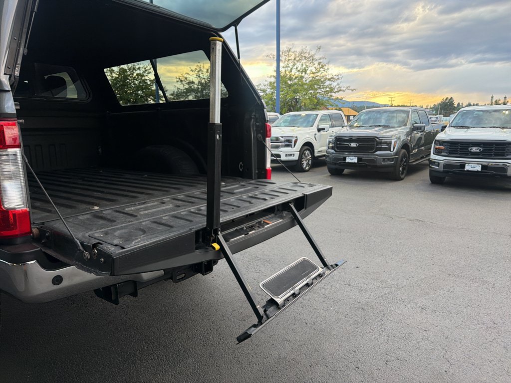 Used 2017 Ford F250 Lariat w/ Lariat Ultimate Package AWD/4WD image 20