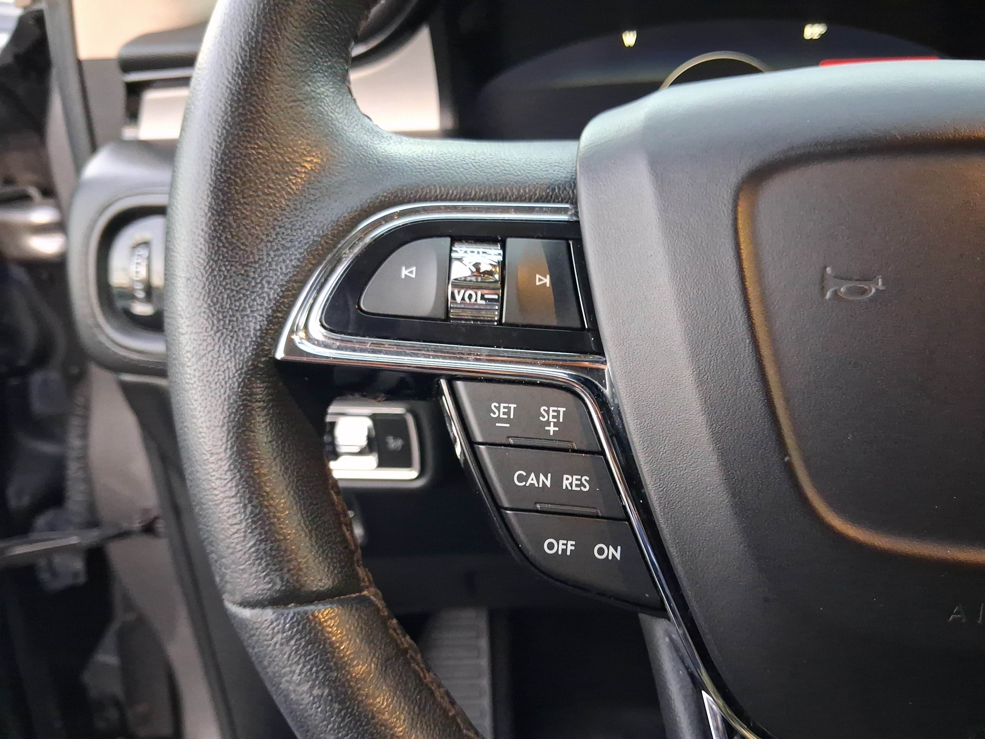 Certified 2022 Lincoln Nautilus FWD w/ Premium Package image 17