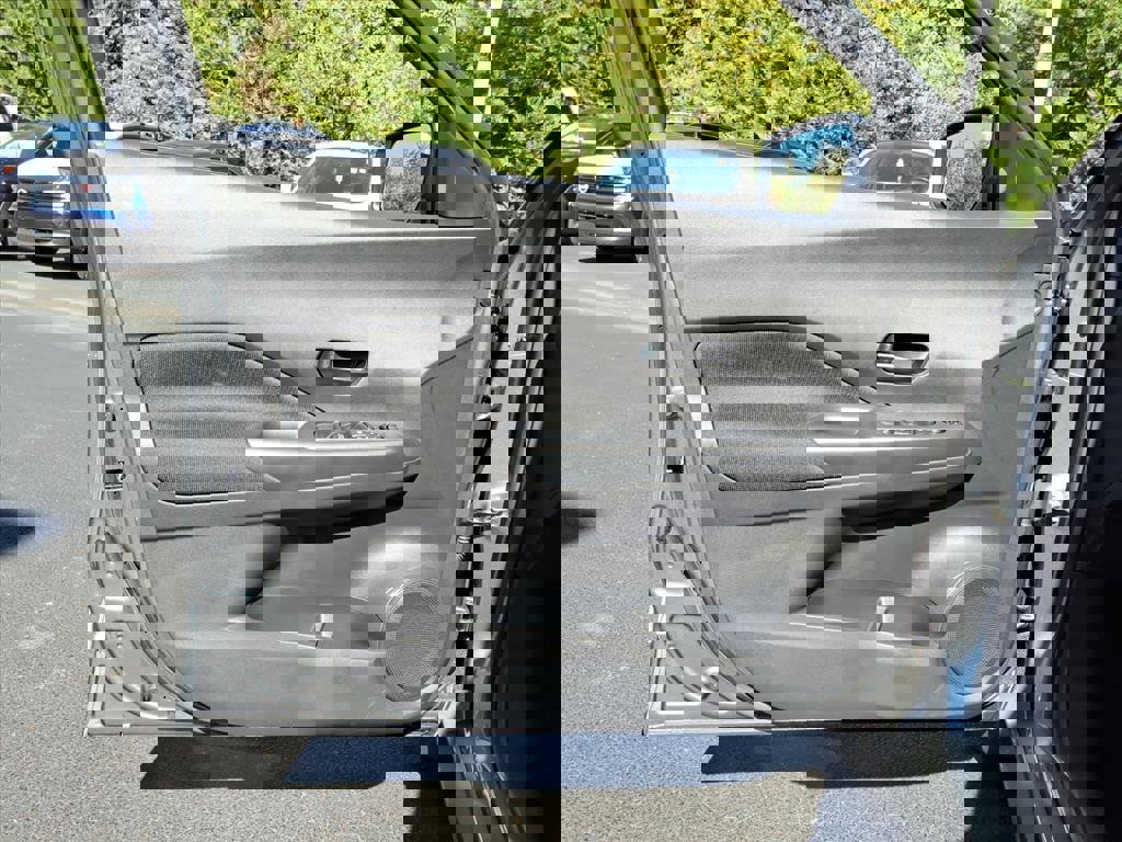 New 2025 Nissan Kicks Play S image 8