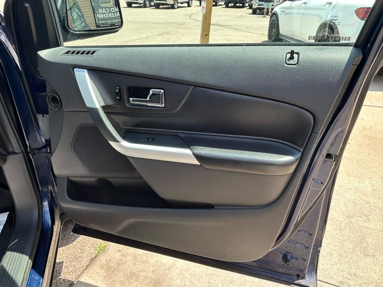 Used 2011 Ford Edge SE FWD image 16