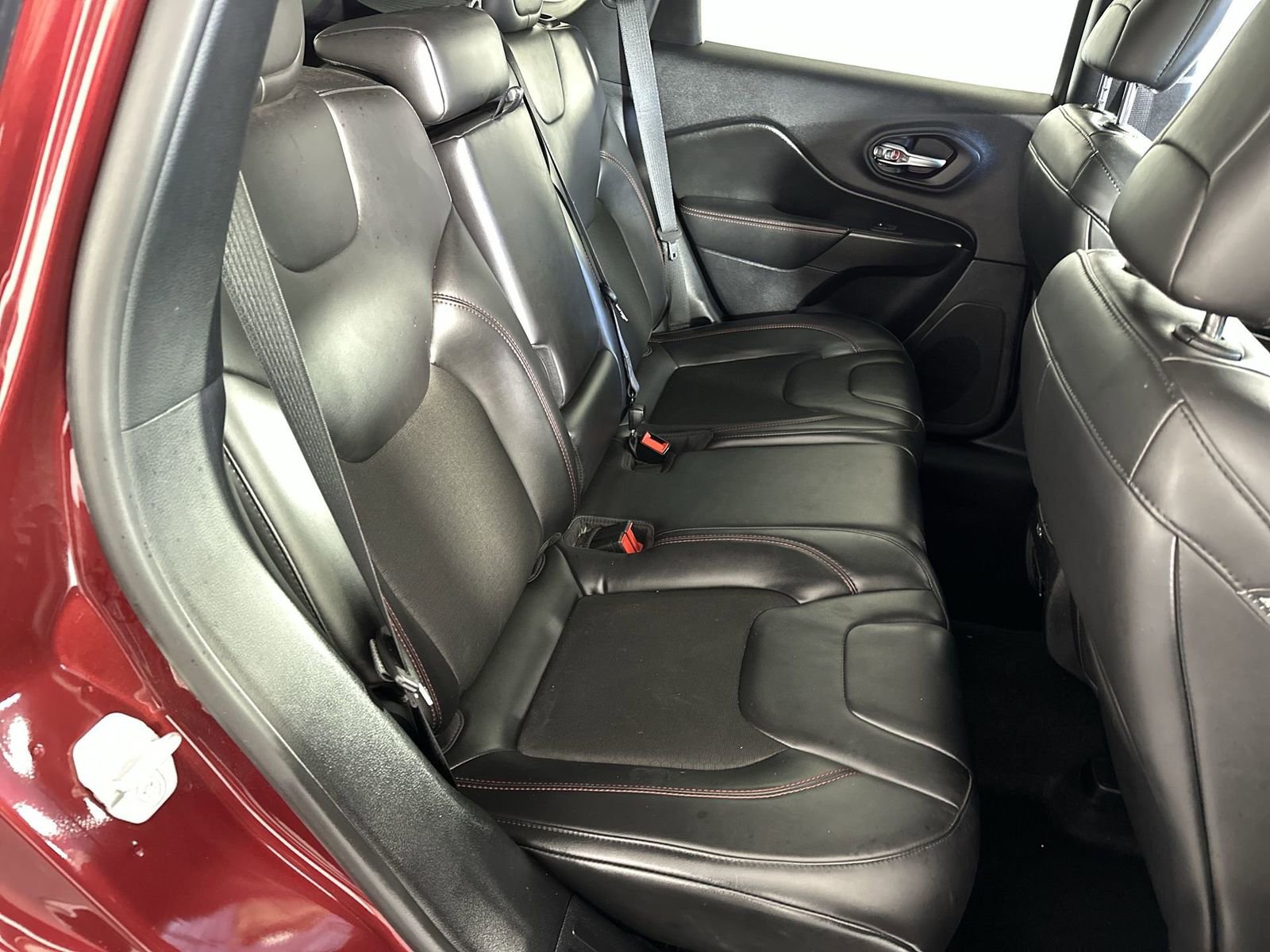 Used 2020 Jeep Cherokee Trailhawk w/ Cold Weather Group image 32