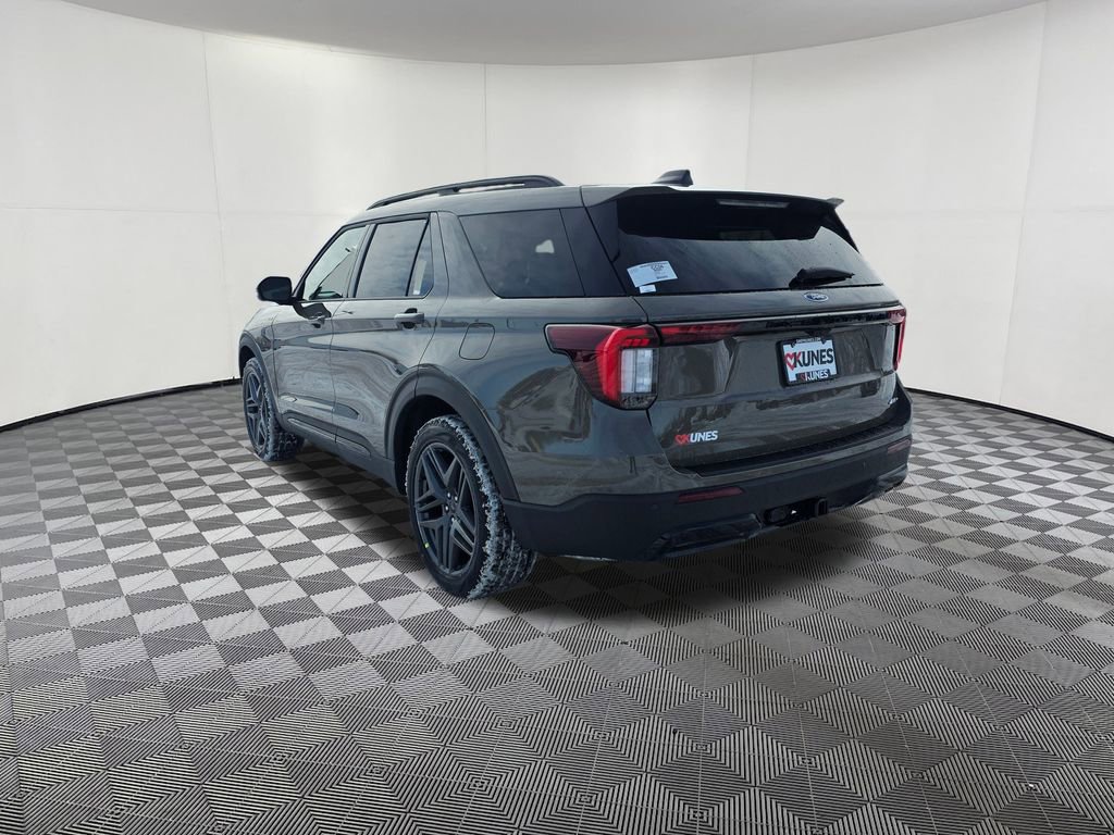 New 2026 Ford Explorer ST-Line w/ ST-Line Street Pack AWD/4WD image 5