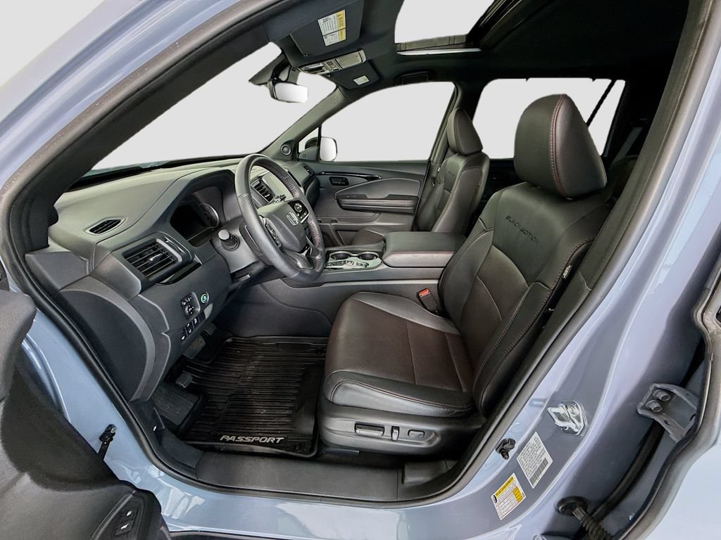 Certified 2025 Honda Passport Black Edition image 19