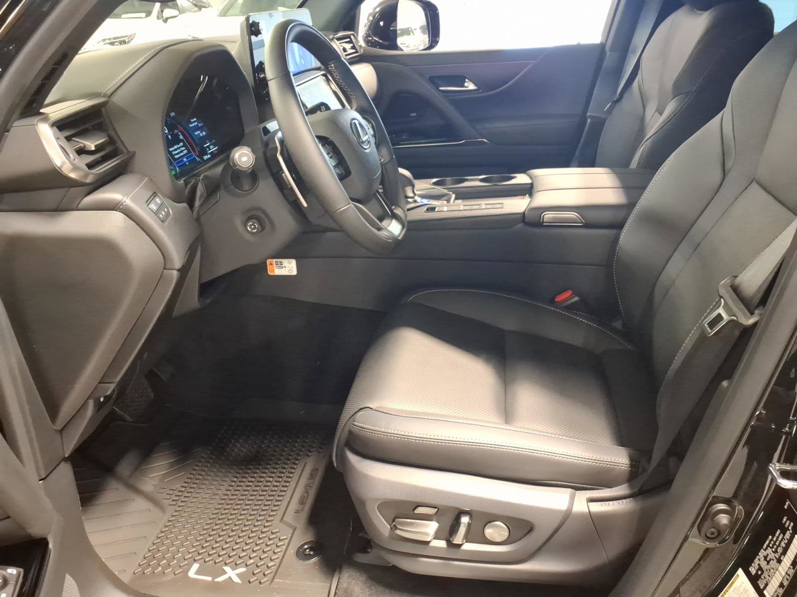 New 2026 Lexus LX 700h Luxury image 5