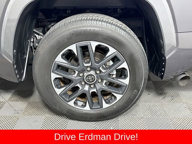 Used 2023 Toyota Tundra Limited AWD/4WD image 4