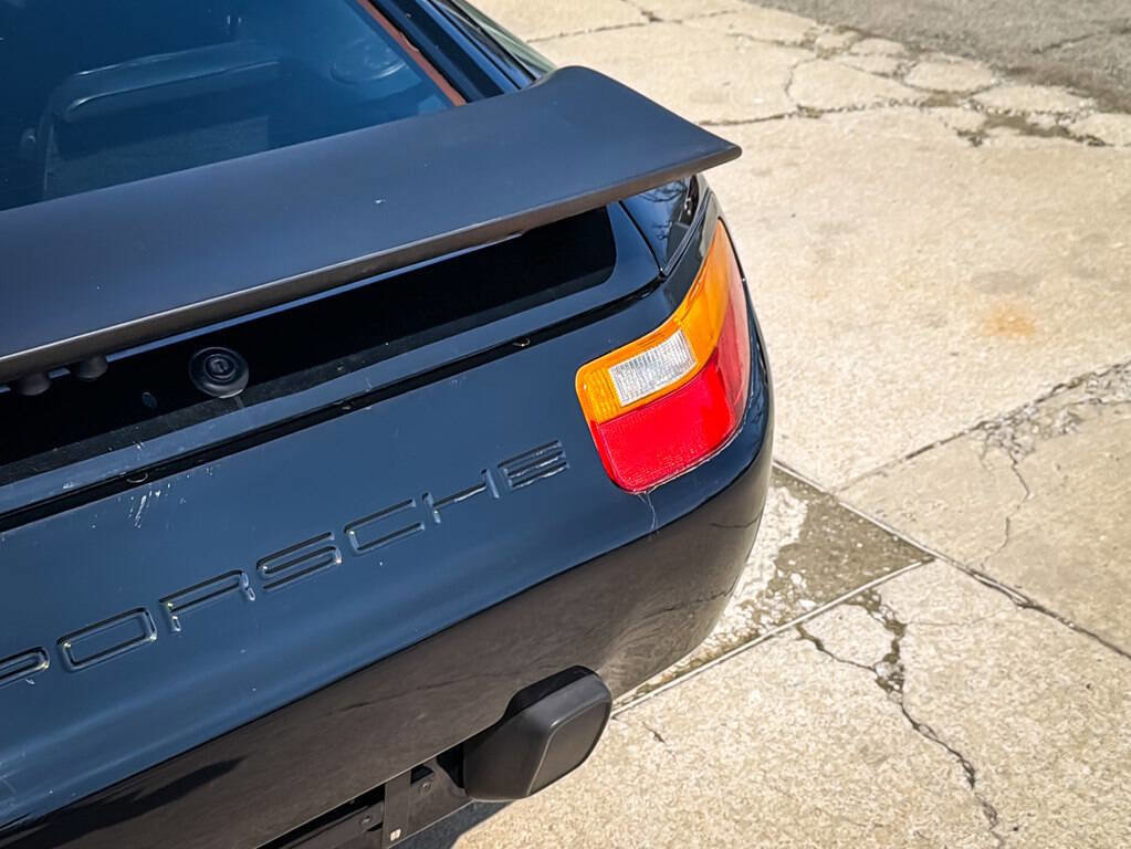 Used 1990 Porsche 928 image 18
