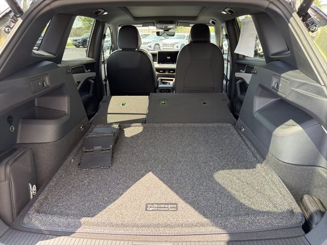 New 2026 Volkswagen Tiguan SE R-Line AWD/4WD image 23