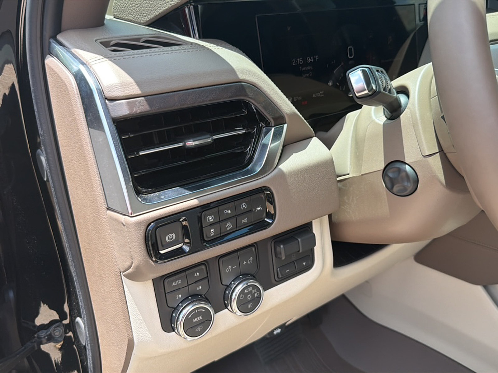Used 2026 GMC Yukon Denali w/ Sun & Power Step Package AWD/4WD image 19
