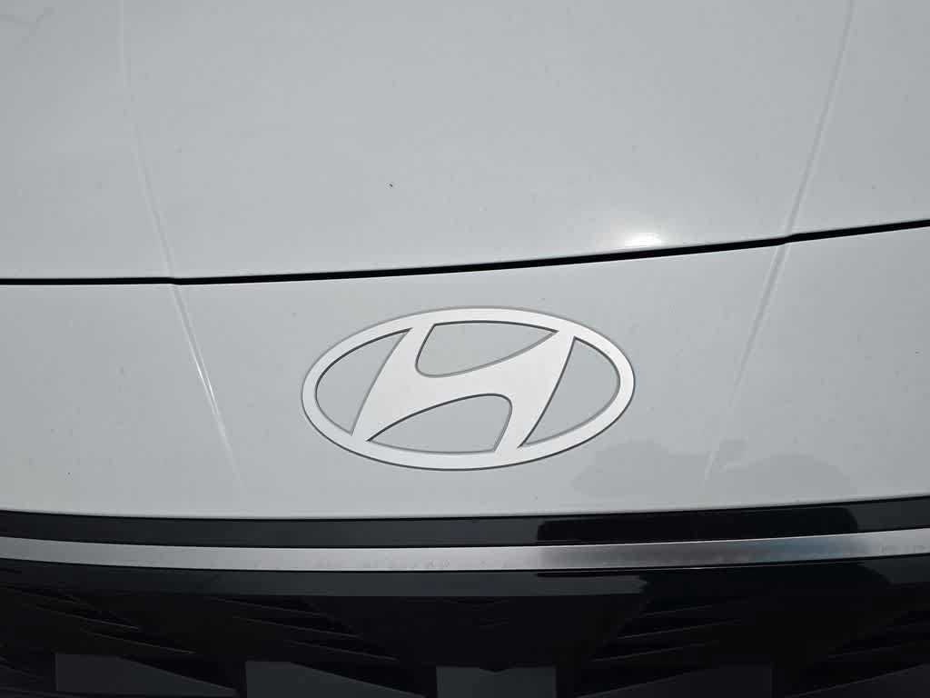 New 2026 Hyundai Elantra Limited FWD image 12