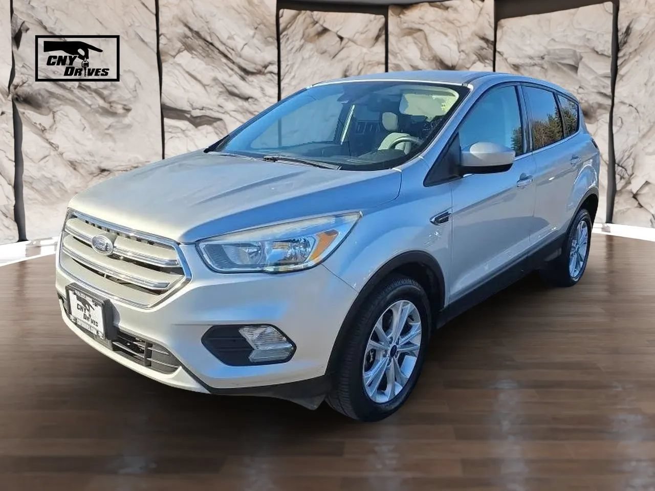 Used 2019 Ford Escape SE AWD/4WD image 1
