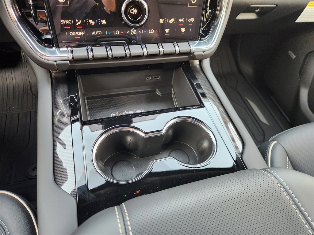 New 2026 GMC Yukon Elevation w/ Elevation Premium Package image 14