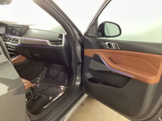 Used 2022 BMW X5 M50i w/ Executive Package AWD/4WD image 17