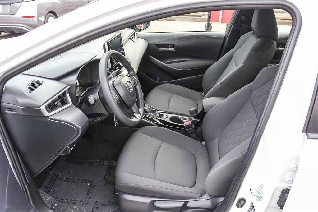 Used 2021 Toyota Corolla LE w/ Carpet Mat Package (TMS) image 16