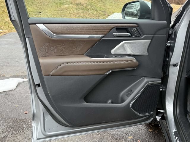 New 2026 GMC Acadia Denali Ultimate AWD/4WD image 9