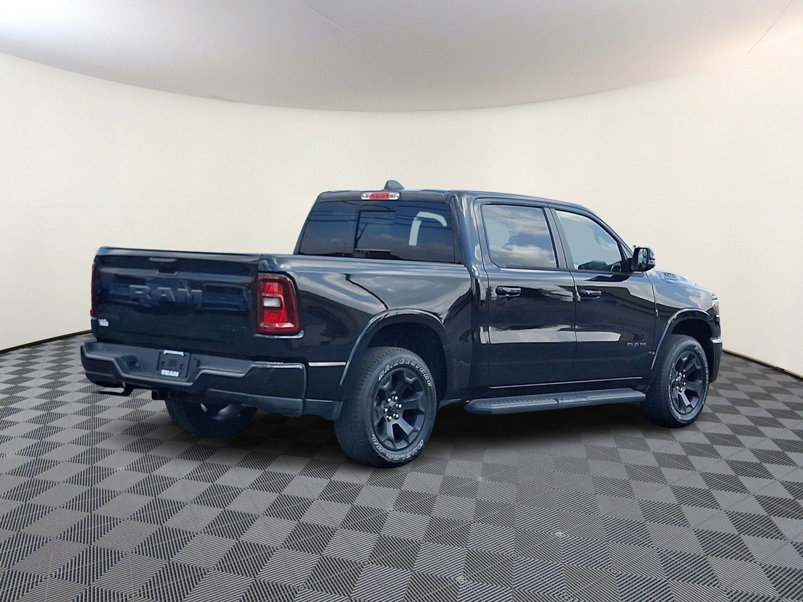 Used 2025 RAM 1500 Big Horn AWD/4WD image 6